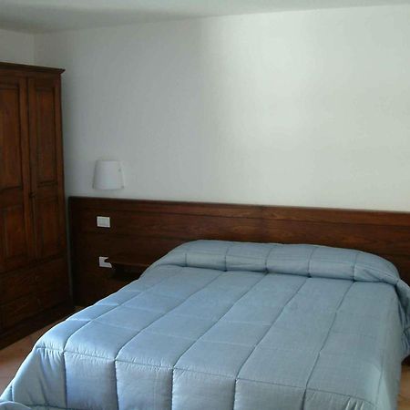 ברוסון Agriturismo Les Hiboux מראה חיצוני תמונה