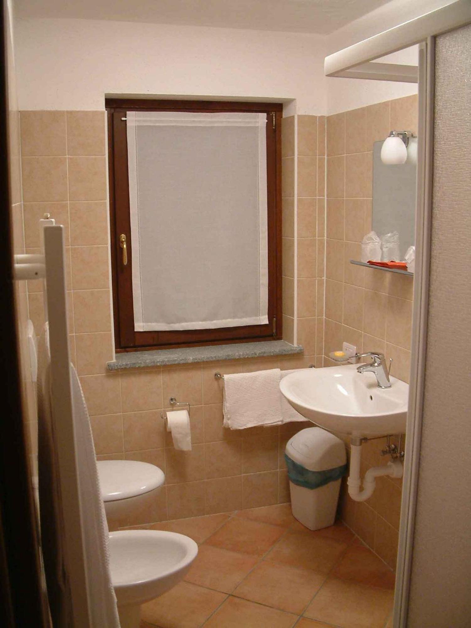 ברוסון Agriturismo Les Hiboux מראה חיצוני תמונה